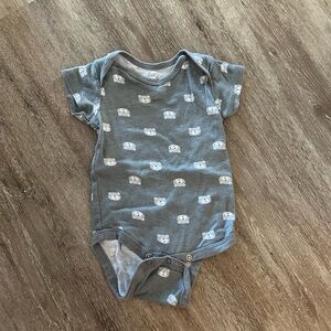 Wonder Nation Gray Onesie with Bear Design